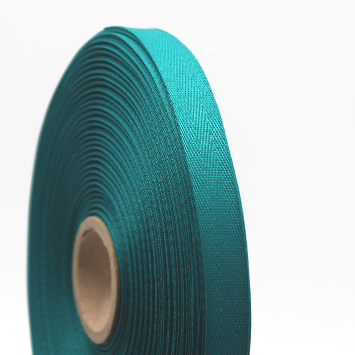 Ruban de sergé vert paon 10mm - Galette de 50 mètres - Fabrication française - TissusPapi.com