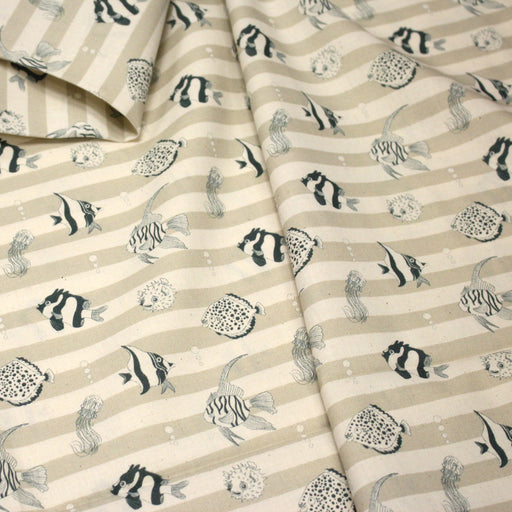Tissu cotonnade aux poissons bleus & rayures écrues - OEKO - TEX - TissusPapi.com