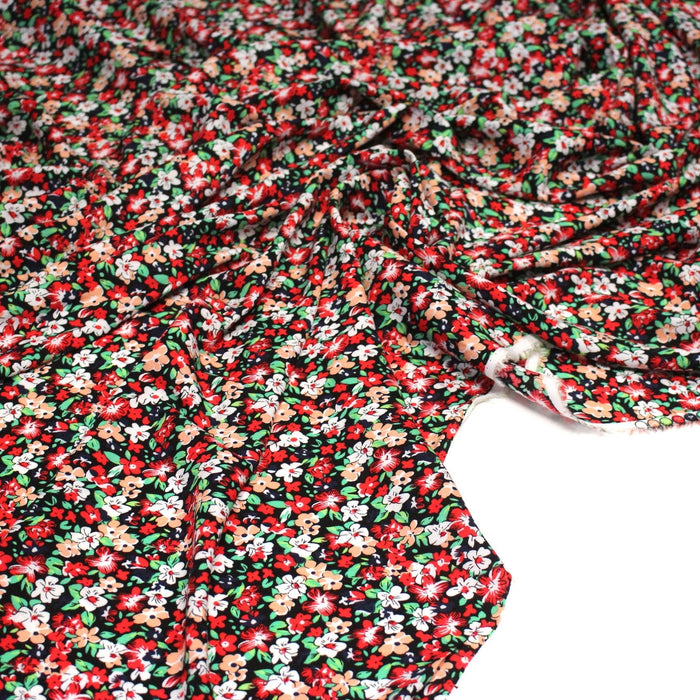 Tissu Viscose fluide fleuri rouge blanc vert et corail - TissusPapi.com