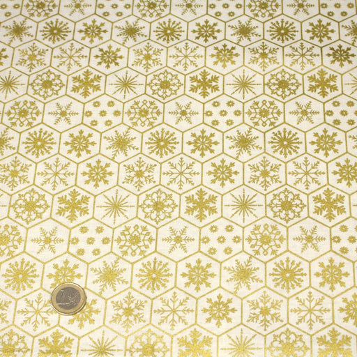 Tissu coton NOËL écru aux hexagones & étoiles des neiges dorés - OEKO - TEX - TissusPapi.com