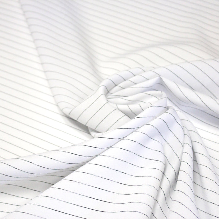 Tissu habillement polyester blanc aux très fines rayures noires, rayures CHALK STRIPE - TissusPapi.com