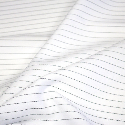 Tissu habillement polyester blanc aux très fines rayures noires, rayures CHALK STRIPE - TissusPapi.com