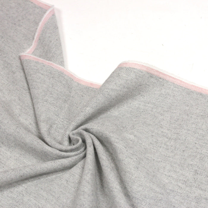 Tissu lainage aux fins chevrons gris clair & blancs - Fabrication italienne - TissusPapi.com