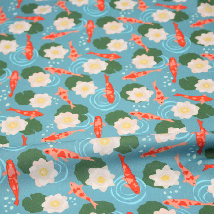 Tissu cotonnade motif japonais KOï aux poissons carpes koï & nénuphars, fond bleu d'eau - OEKO - TEX - TissusPapi.com