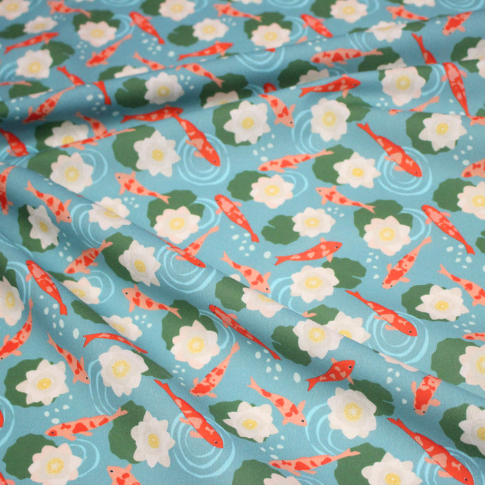 Tissu cotonnade motif japonais KOï aux poissons carpes koï & nénuphars, fond bleu d'eau - OEKO - TEX - TissusPapi.com