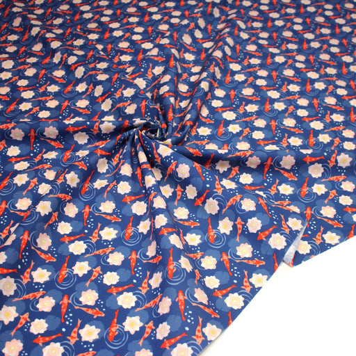 Tissu cotonnade motif japonais KOï aux poissons carpes koï & nénuphars, fond bleu roi - OEKO - TEX - TissusPapi.com