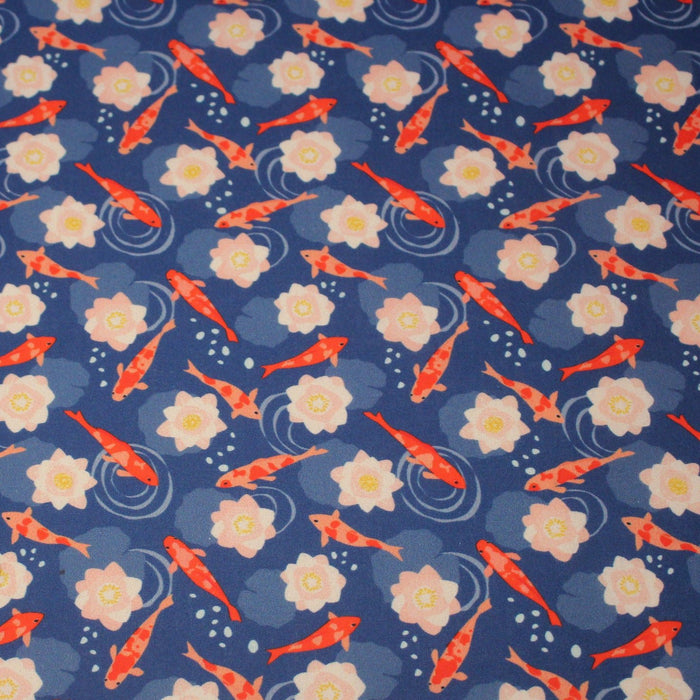 Tissu cotonnade motif japonais KOï aux poissons carpes koï & nénuphars, fond bleu roi - OEKO - TEX - TissusPapi.com