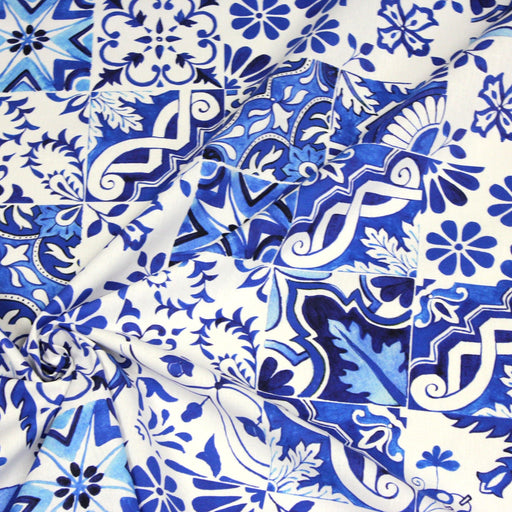 Tissu cotonnade AZULEJOS aux carreaux de faïence : bleu roi / bleu jaune / bleu orange - TissusPapi.com