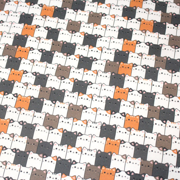 Tissu cotonnade KAWAII aux chats japonais blancs, gris et roux - OEKO - TEX - TissusPapi.com