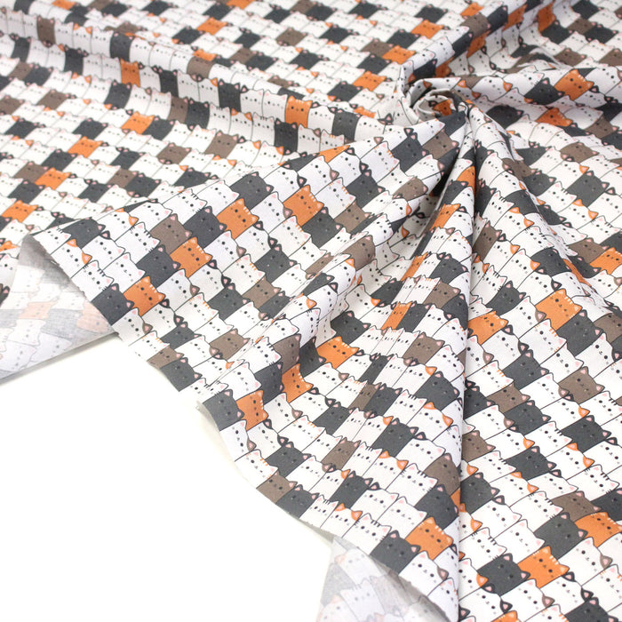 Tissu cotonnade KAWAII aux chats japonais blancs, gris et roux - OEKO - TEX - TissusPapi.com