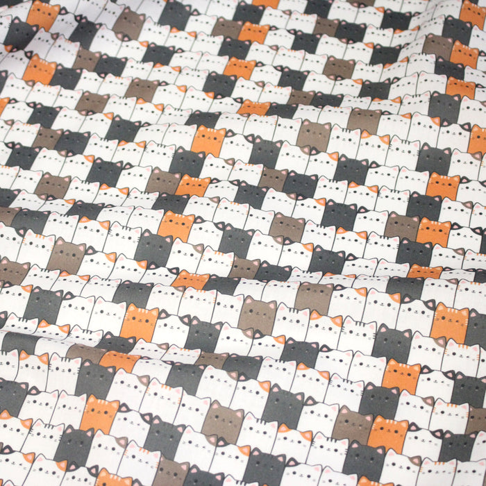 Tissu cotonnade KAWAII aux chats japonais blancs, gris et roux - OEKO - TEX - TissusPapi.com