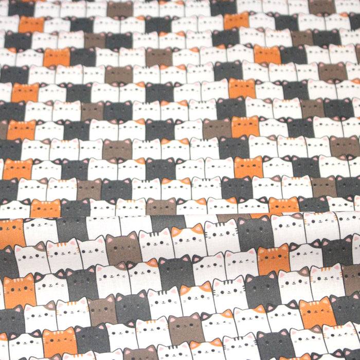 Tissu cotonnade KAWAII aux chats japonais blancs, gris et roux - OEKO - TEX - TissusPapi.com