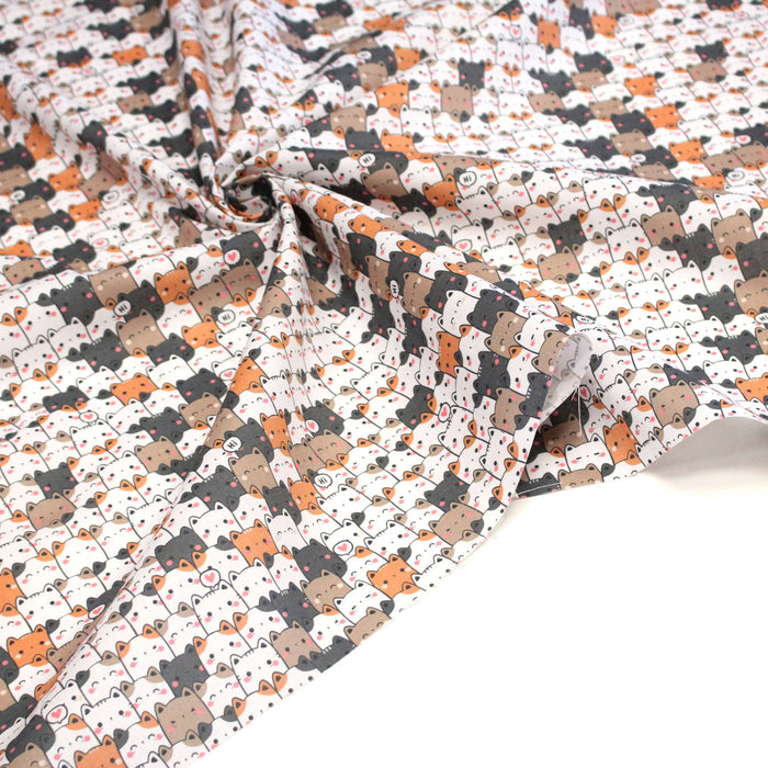 Tissu cotonnade KAWAII aux chats japonais blancs, gris et roux - OEKO - TEX - TissusPapi.com