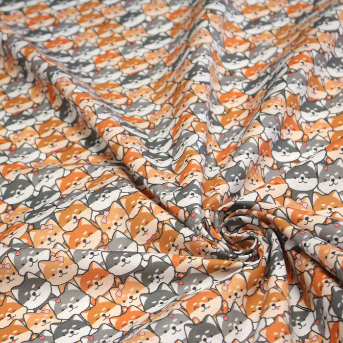 Tissu cotonnade KAWAII aux chiens japonais Shiba blancs, gris et roux, noeud papillon - OEKO - TEX - TissusPapi.com