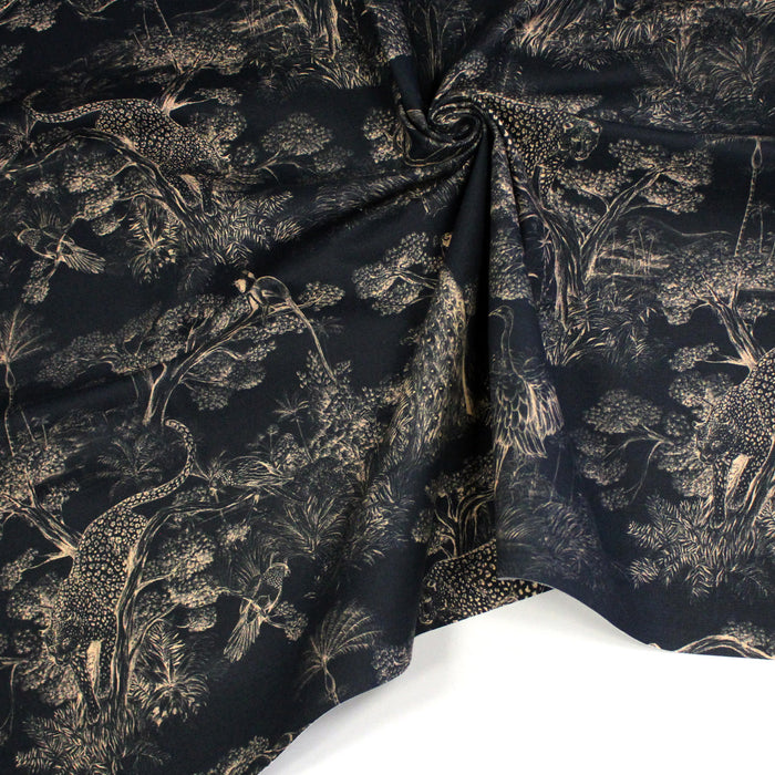 Tissu Toile de Jouy moderne noire & ocre, forêt tropicale, singes et léopards - COLLECTION ANIMALIA, par la maison Thevenon - TissusPapi.com