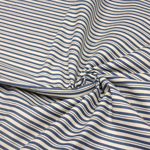 Tissu toile à matelas de coton aux rayures bleues, fond lin - COLLECTION VERSAILLES - TissusPapi.com