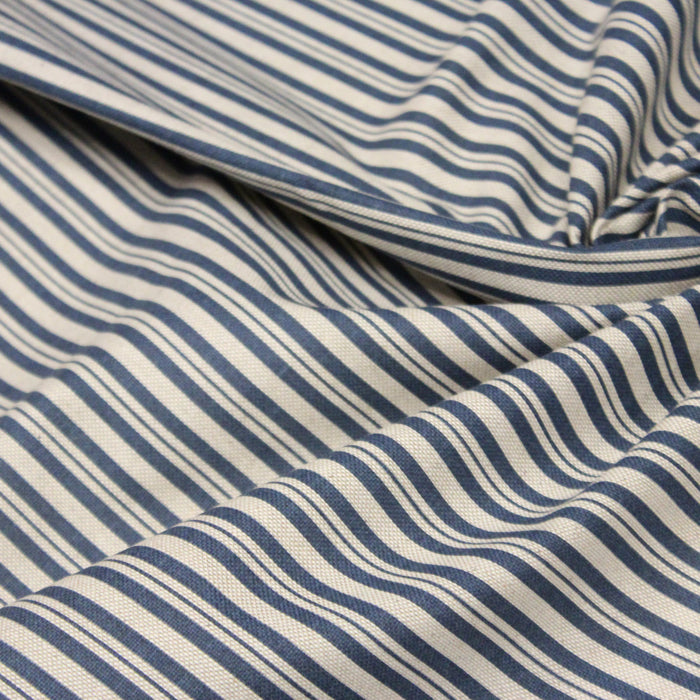 Tissu toile à matelas de coton aux rayures bleues, fond lin - COLLECTION VERSAILLES - TissusPapi.com