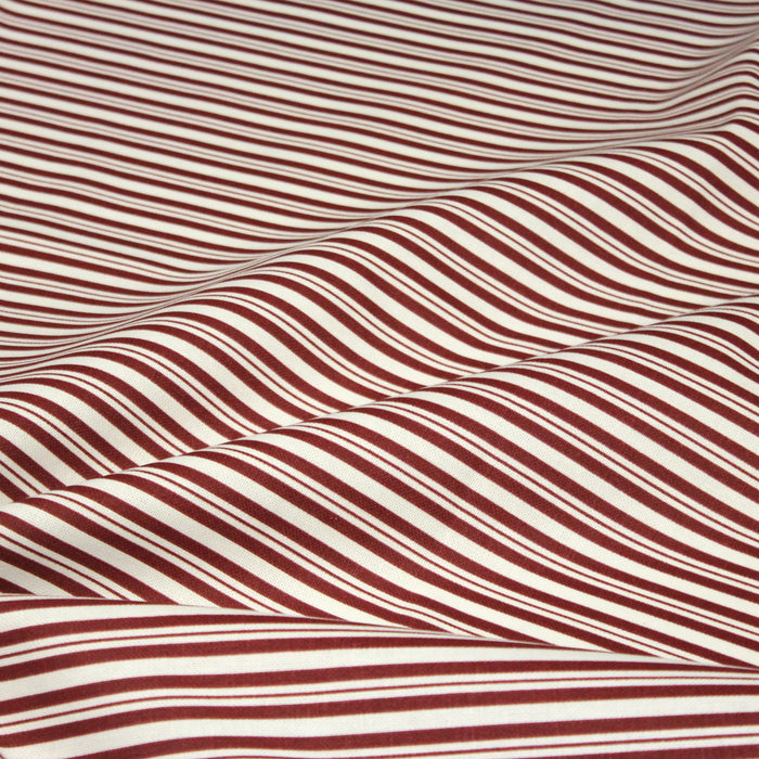 Tissu toile à matelas de coton aux rayures rouges, fond écru - COLLECTION VERSAILLES - TissusPapi.com