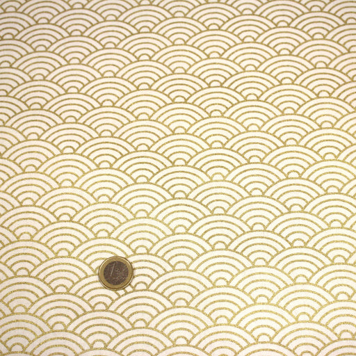 Tissu cotonnade écru motif vague japonaise Seigaiha doré - COLLECTION JAPON DORÉ - TissusPapi.com