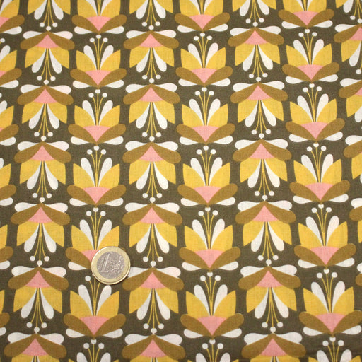 Tissu cotonnade SEVENTIES fleurs géométriques, jaune & rose fond kaki - STANDARD 100 OEKO - TEX - TissusPapi.com