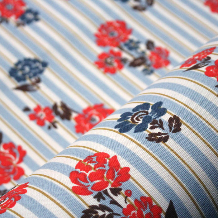 Tissu coton demi - natté FLOWER TICKING, rayé bleu et écru & fleuri britannique rouge et bleu - OEKO - TEX STANDARD 100 - TissusPapi.com