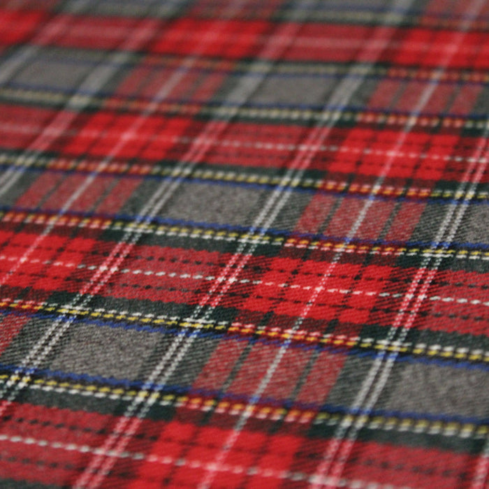 Tissu habillement Tartan carreaux motif traditionnel rouge, vert et gris - OEKO-TEX®