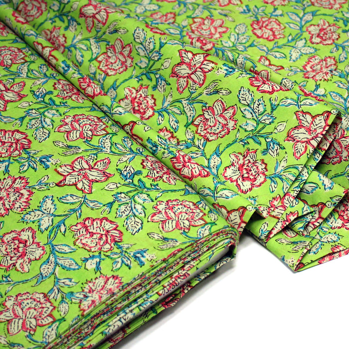 Tissu coton fin imprimé INDIENNES, vert aux fleurs roses, écrues et bleues – STANDARD 100 OEKO-TEX