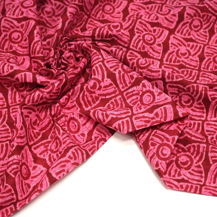 Tissu coton fin imprimé INDIENNES, rose fuchsia aux fleurs géométriques roses – STANDARD 100 OEKO - TEX - TissusPapi.com