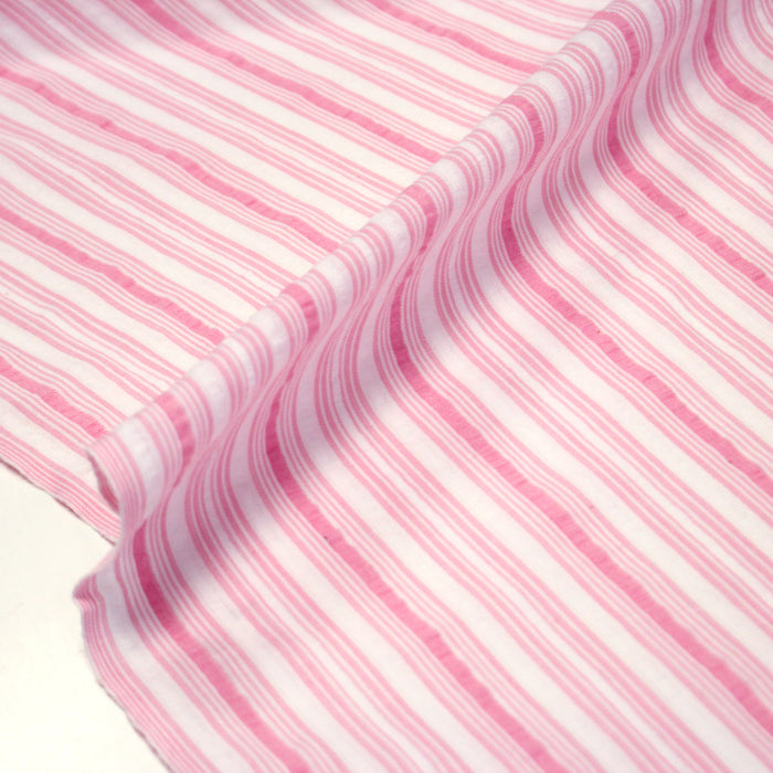 Tissu coton seersucker rayures blanches et roses - TissusPapi.com