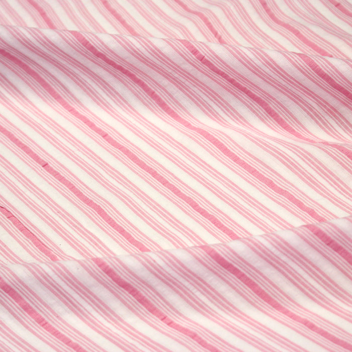 Tissu coton seersucker rayures blanches et roses - TissusPapi.com