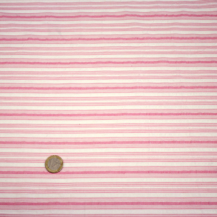Tissu coton seersucker rayures blanches et roses - TissusPapi.com