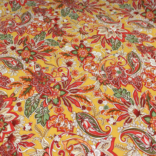 Tissu popeline de viscose aux fleurs et motifs cachemire, tons orangés et rouges - Fabrication française - COLLECTION KALAMKARI - OEKO - TEX - TissusPapi.com