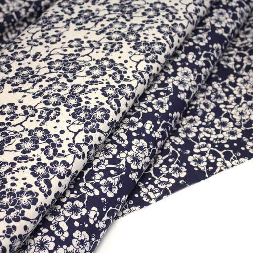 Tissu cotonnade motif japonais HANA aux fleurs de cerisier : écru/bleu et bleu/écru - TissusPapi.com