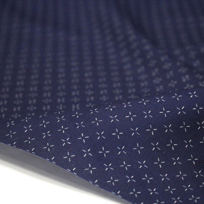 Tissu cotonnade motif japonais KA - KASURI aux croix écrus & fond bleu - TissusPapi.com