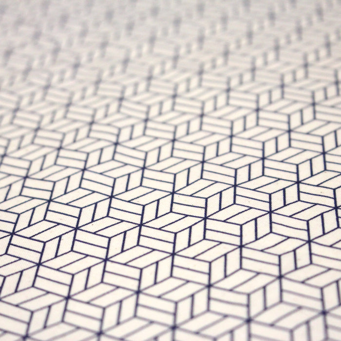 Tissu cotonnade motif japonais KAGOME – Bleu indigo & écru - TissusPapi.com