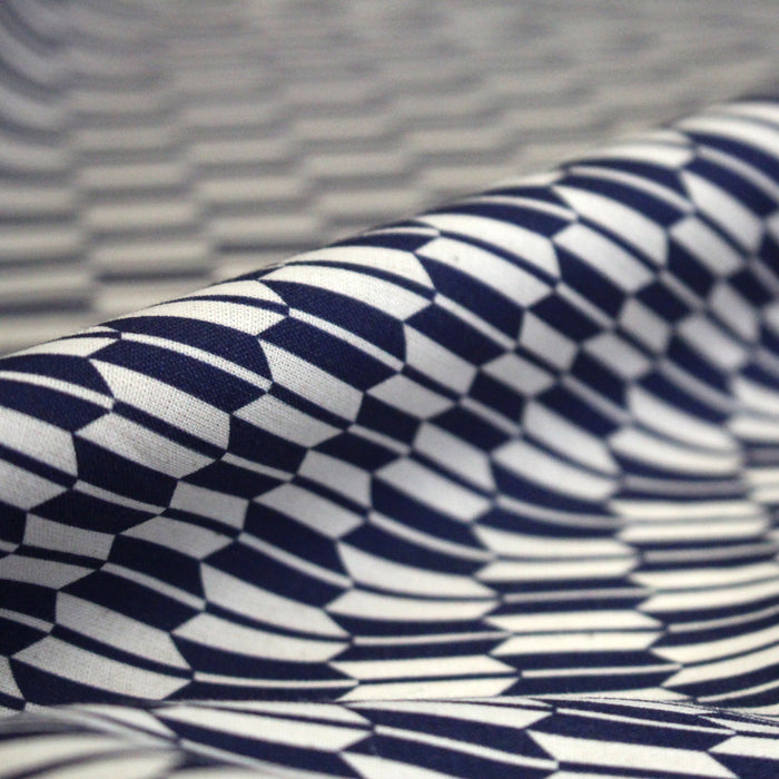 Tissu cotonnade motif japonais YAGASURI, flèches bleues & écrues - TissusPapi.com
