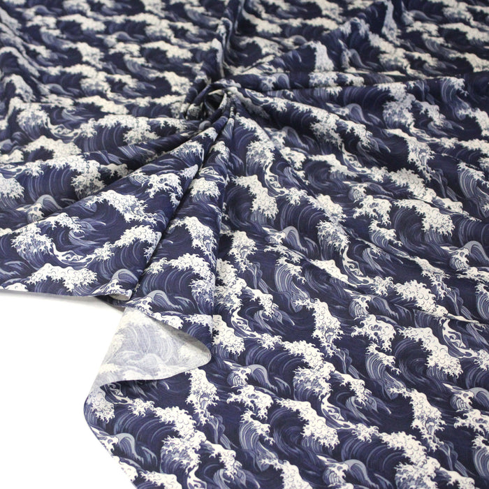 Tissu cotonnade motif de la vague d'HOKUSAI, tons bleus & écrus - TissusPapi.com