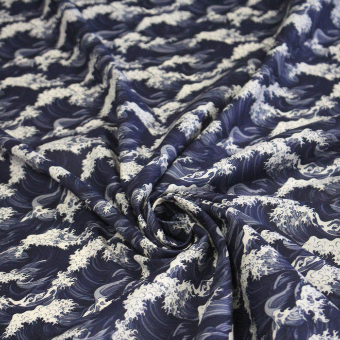 Tissu cotonnade motif de la vague d'HOKUSAI, tons bleus & écrus - TissusPapi.com