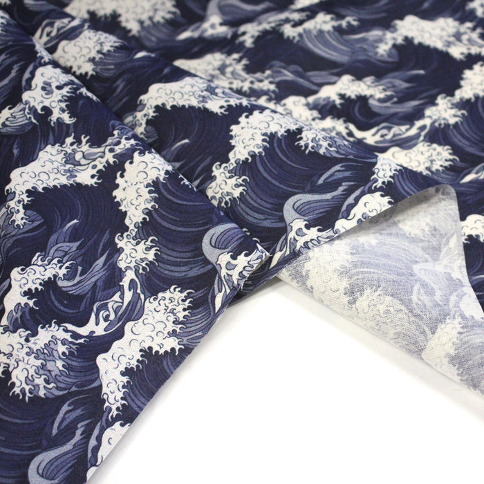 Tissu cotonnade motif de la vague d'HOKUSAI, tons bleus & écrus - TissusPapi.com