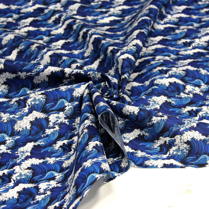 Tissu cotonnade motif japonais de la vague Kanagawa d’Hokusai, tons bleus & blancs - OEKO - TEX - TissusPapi.com