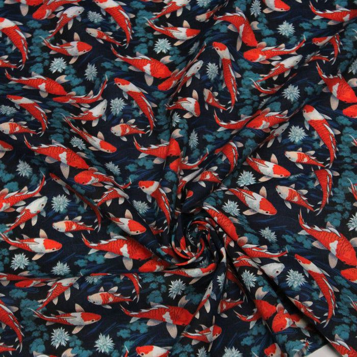 Tissu cotonnade motif japonais KOï aux poissons carpes koï rouges, fleurs et fond bleu - OEKO - TEX - TissusPapi.com