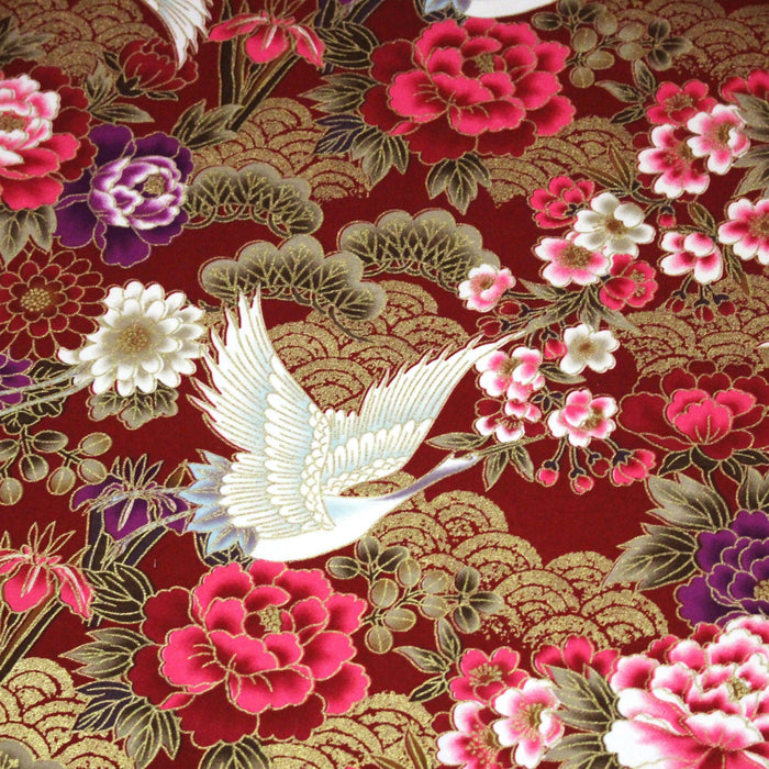 Tissu coton motif japonais TSURU aux grues dorées, chrysanthèmes & Seigaiha, fond rouge - COLLECTION JAPON DORÉ - TissusPapi.com