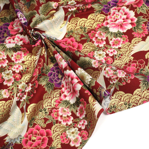 Tissu coton motif japonais TSURU aux grues dorées, chrysanthèmes & Seigaiha, fond rouge - COLLECTION JAPON DORÉ - TissusPapi.com