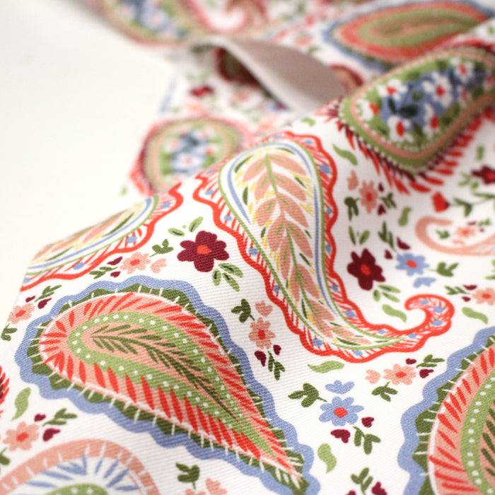 Tissu INDIENNES, gabardine coton imprimée motif cachemire coloré, fond blanc - OEKO - TEX - TissusPapi.com