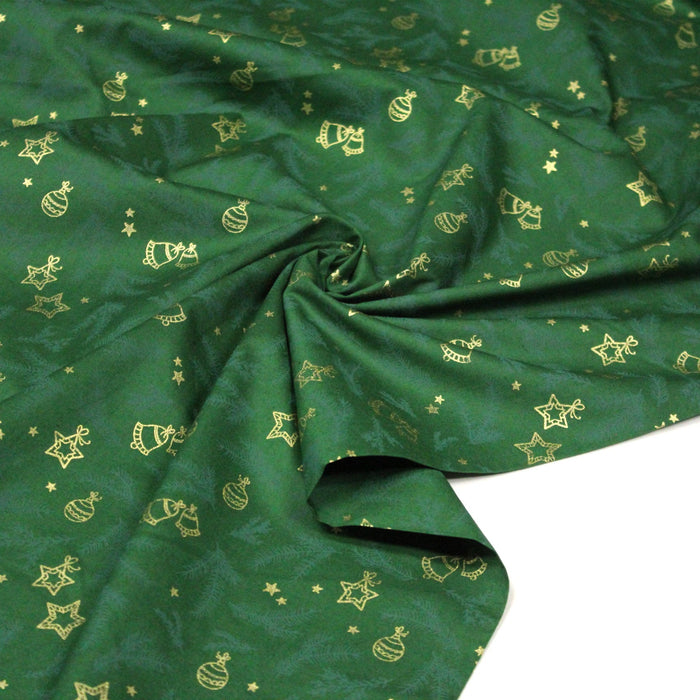 Tissu de coton de Noël vert aux branches de sapin vertes, cloches et boules de Noël dorées - COLLECTION NOËL - OEKO - TEX - TissusPapi.com