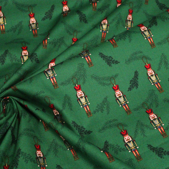 Tissu de coton de Noël vert aux soldats casse noisette dorés - COLLECTION NOËL - OEKO - TEX - TissusPapi.com