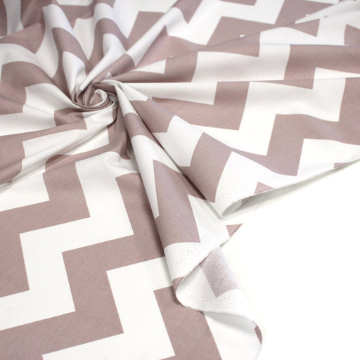 Tissu cotonnade, chevrons taupe clair et blancs - TissusPapi.com