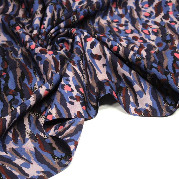 Tissu Viscose fluide BENGAL, motif abstrait bleu et corail - OEKO - TEX - TissusPapi.com