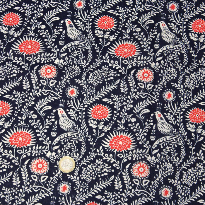 Tissu INDIENNES cotonnade fleurie bleu marine aux feuillage et oiseaux écrus et rouges - TissusPapi.com