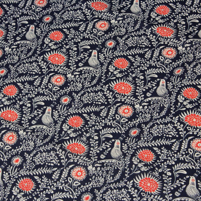 Tissu INDIENNES cotonnade fleurie bleu marine aux feuillage et oiseaux écrus et rouges - TissusPapi.com
